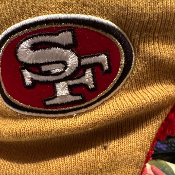 NFL 49ers Red Furry Hat - Picture 4 of 14
